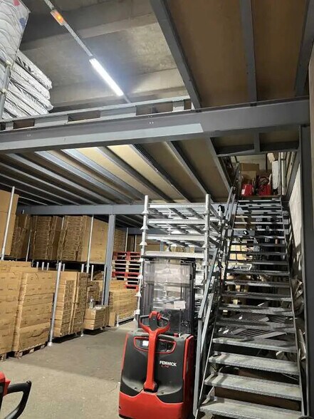 Office in Sarcelles for lease - Building Photo - Image 3 of 6