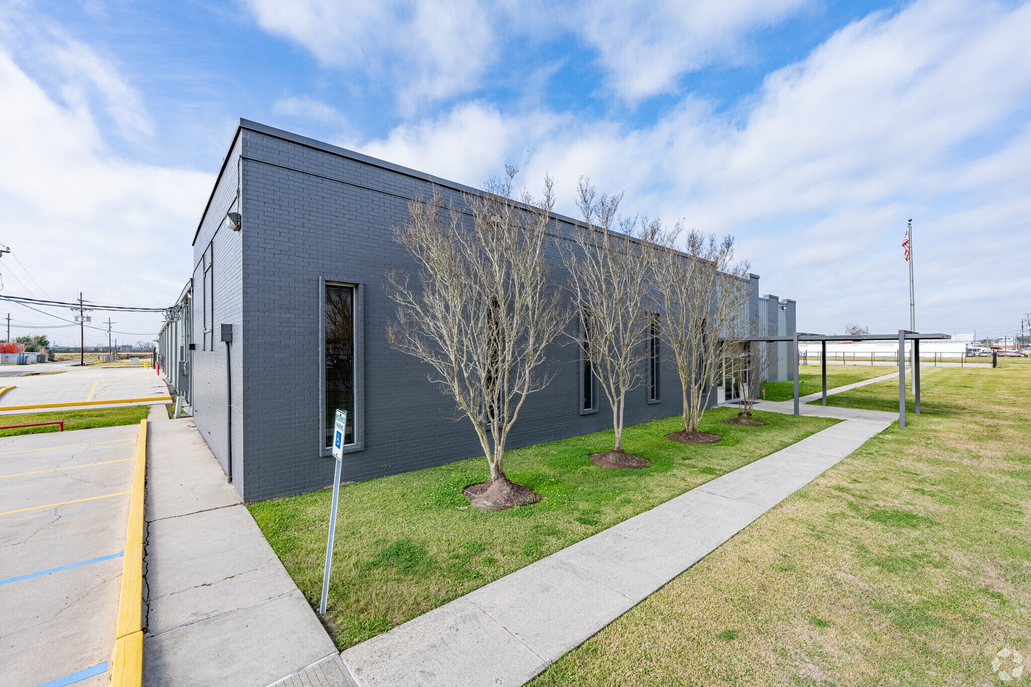 403 W Admiral Doyle Dr, New Iberia, LA à vendre Photo principale- Image 1 de 34