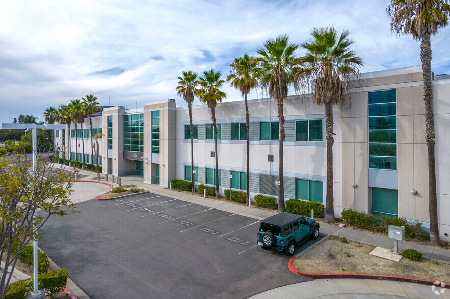5738 Pacific Center Blvd, San Diego, CA à vendre - Photo du bâtiment - Image 3 de 6