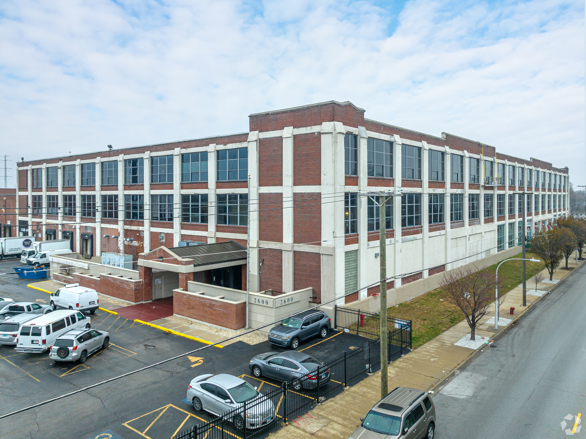 2600 W 35th St, Chicago, IL for lease Primary Photo- Image 1 of 19