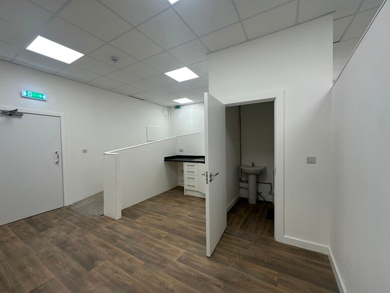 102-106 New St, Huddersfield à vendre - Photo intérieure - Image 3 de 5