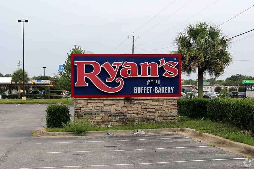 9006 Pensacola Blvd, Pensacola, FL for sale - Building Photo - Image 3 of 6