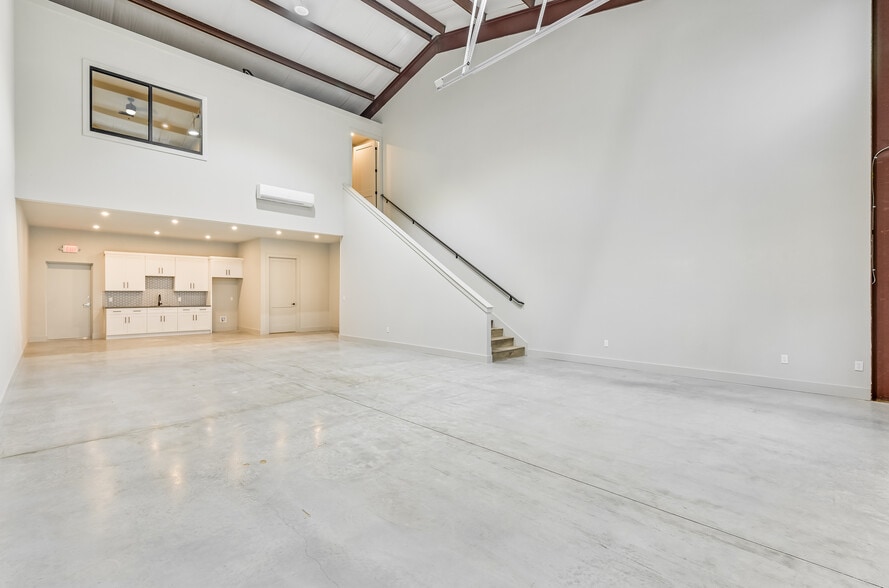 15210 Fitzhugh Rd, Austin, TX à louer - Photo intérieure - Image 2 de 30