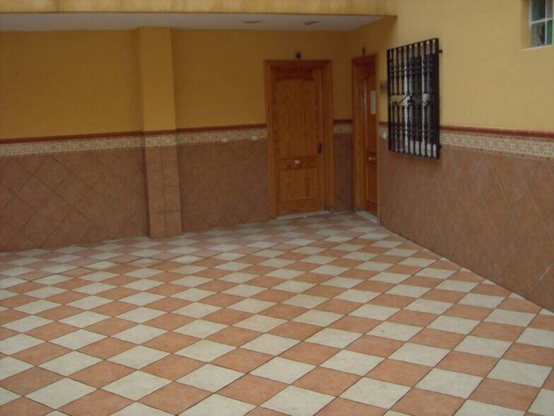 Office in El Ejido, Almería for lease - Building Photo - Image 1 of 5