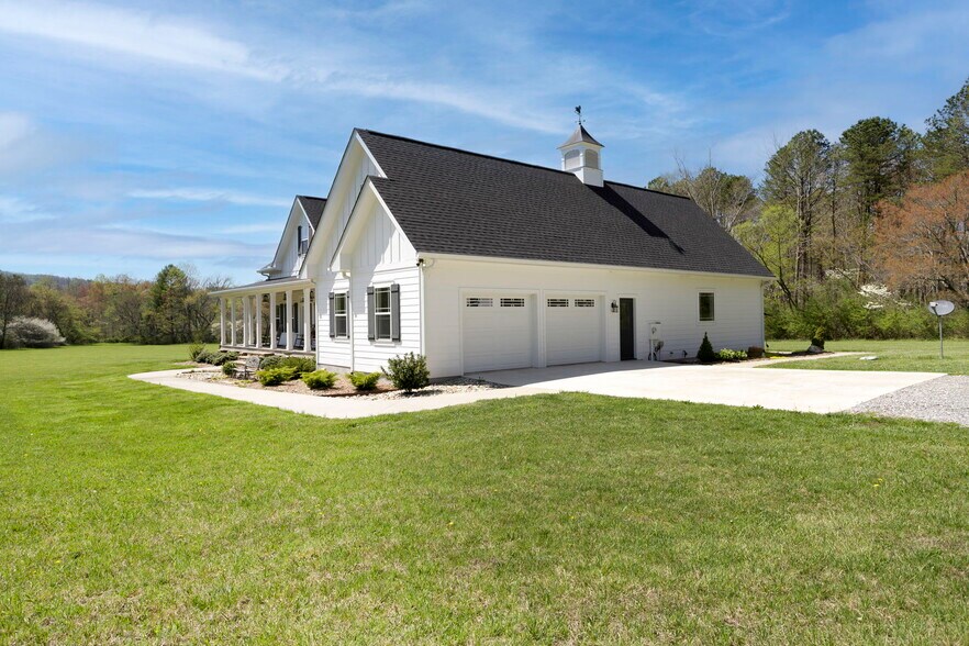 2815 Plottown Rd, Young Harris, GA à vendre - Photo du bâtiment - Image 3 de 18