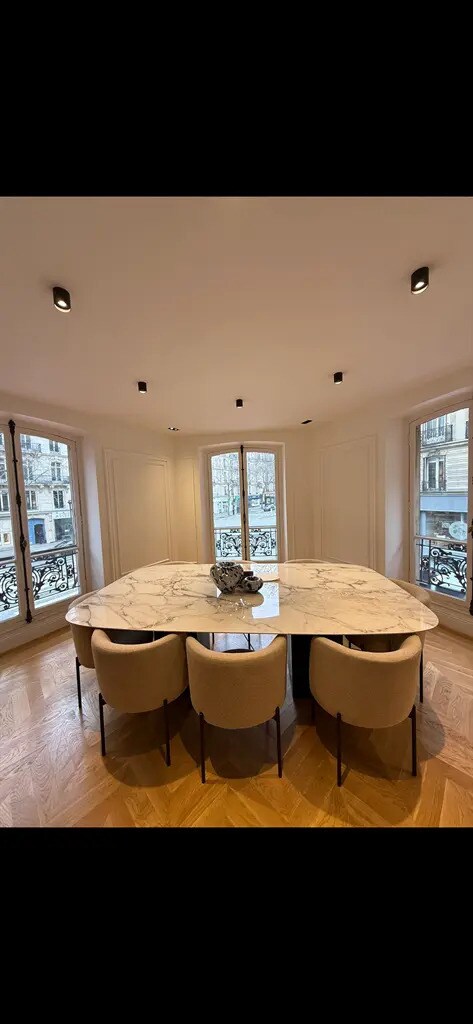 Office in Paris for sale Interior Photo- Image 1 of 2