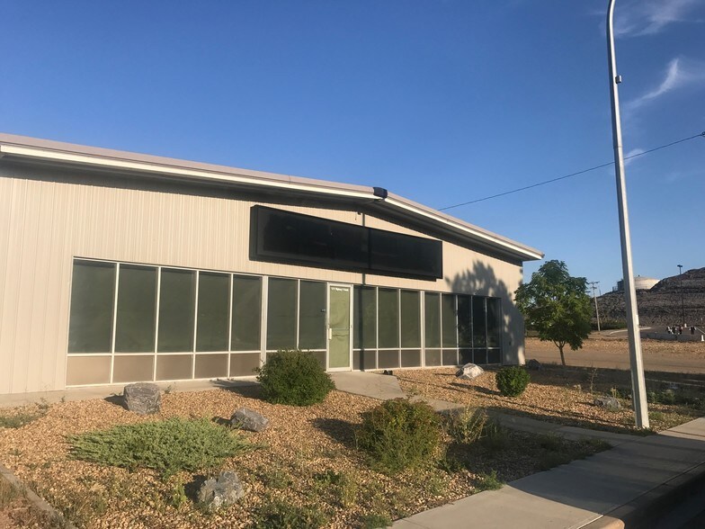 1212 Highway 9, Drumheller, AB for sale - Building Photo - Image 1 of 1