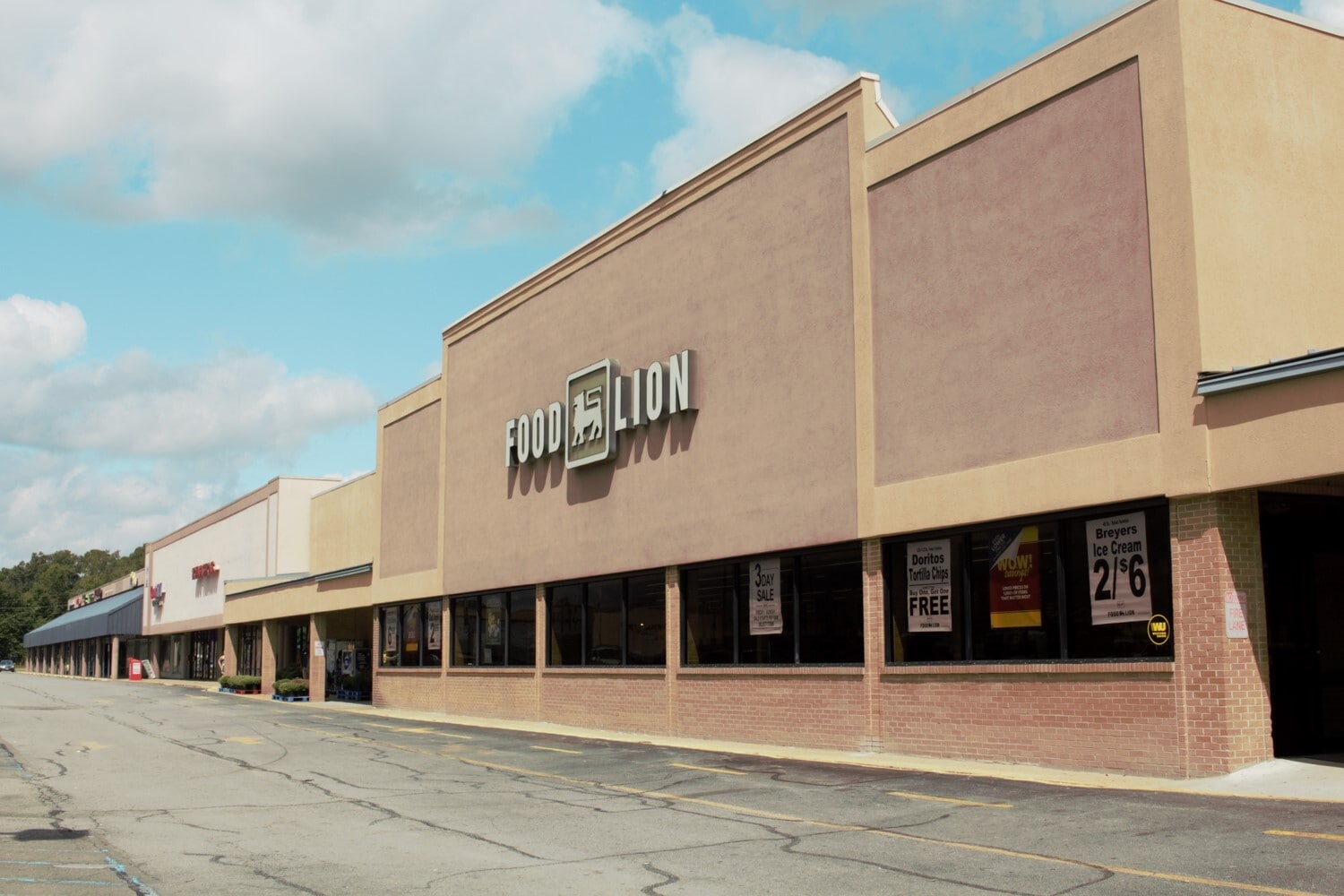 5700 Churchland Blvd, Portsmouth, VA for lease Building Photo- Image 1 of 7