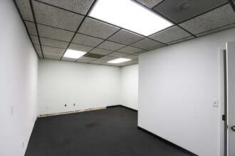 2610 NW 43rd St, Gainesville, FL for lease Interior Photo- Image 2 of 11