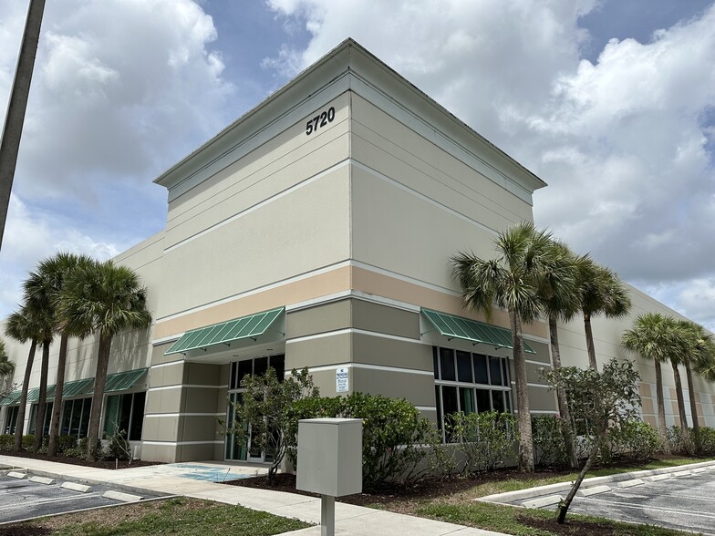 5720 Premier Park Dr, West Palm Beach, FL for lease - Building Photo - Image 1 of 10