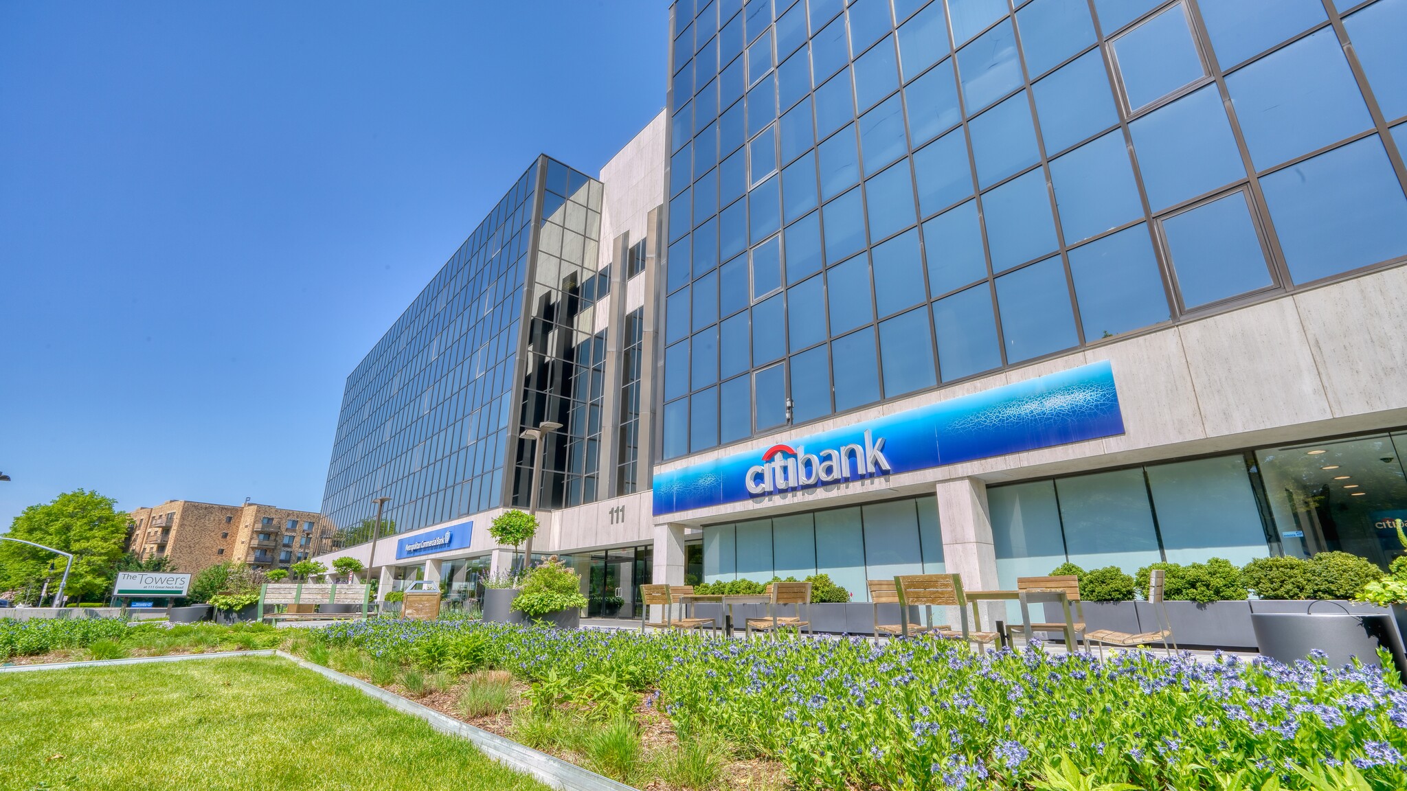 111 Great Neck Rd, Great Neck, NY for lease Primary Photo- Image 1 of 10