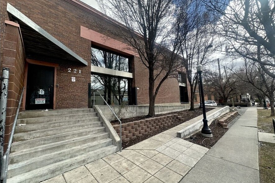 221 S 400 W, Salt Lake City, UT for lease - Building Photo - Image 2 of 10