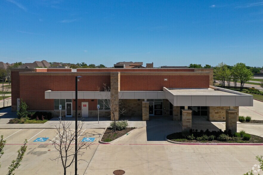 731 Plaza Blvd, Coppell, TX à vendre - Photo du bâtiment - Image 3 de 30