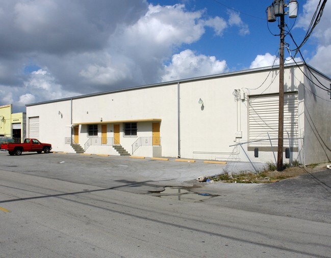 Plus de détails pour 745 W 25th St, Hialeah, FL - Industriel à louer