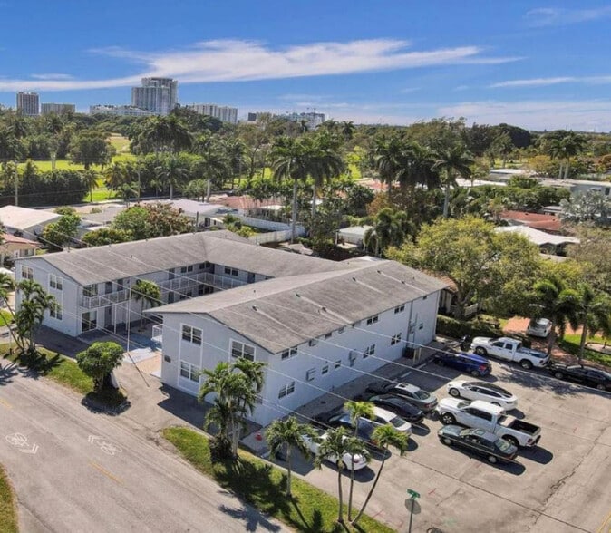 930 N 14th Ct, Hollywood, FL à vendre - Photo du bâtiment - Image 3 de 26