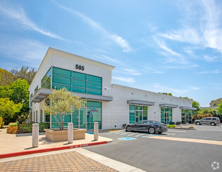 565 Clyde Ave, Mountain View, CA for lease - Building Photo - Image 2 of 4
