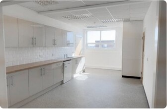 43-51 Shakespeare St, Southport for lease Interior Photo- Image 1 of 13