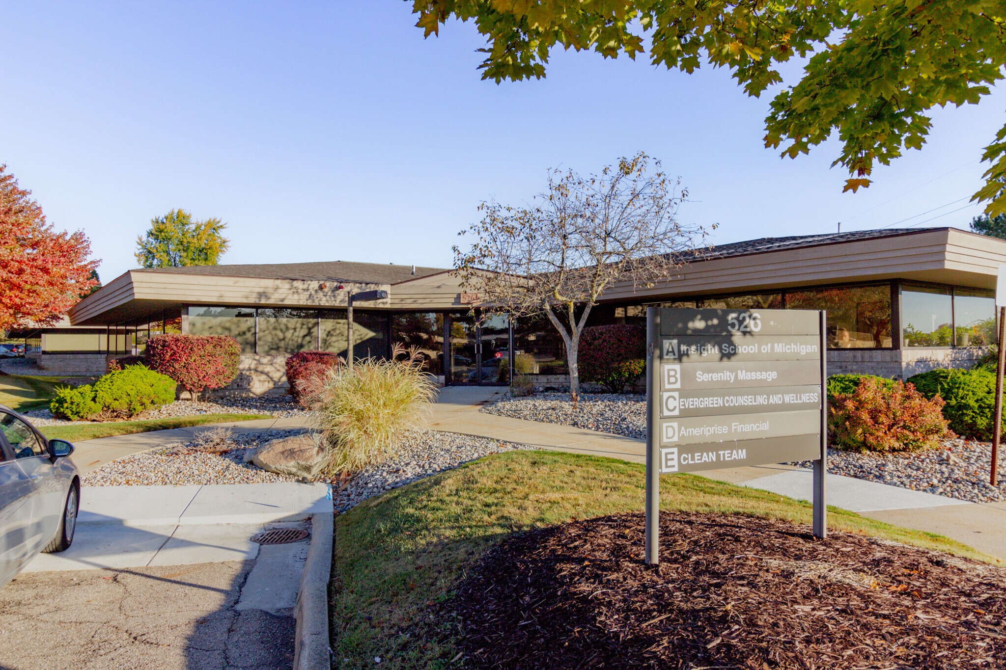 526 S Creyts Rd, Lansing, MI for lease Primary Photo- Image 1 of 3