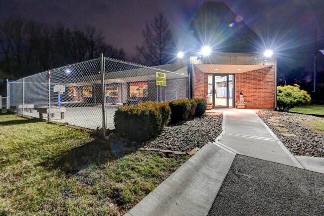 Plus de détails pour 2901 M 291 Frontage Rd, Independence, MO - Spécialité à vendre