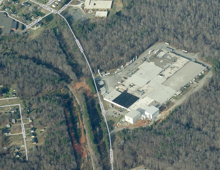 200 Saxony Dr, Lowell, NC à vendre - Photo principale - Image 1 de 3