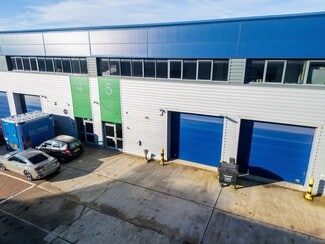 Plus de détails pour 3-6 Goulds Close, Milton Keynes - Industriel à louer