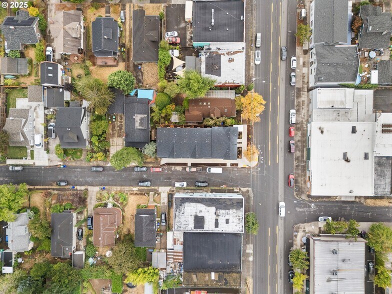 7190 Glisan st, Portland, OR à vendre - Photo du bâtiment - Image 2 de 22