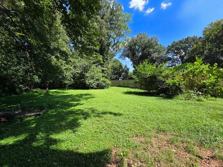 717 Tennyson Dr, Charlotte, NC à vendre - Photo du bâtiment - Image 3 de 5