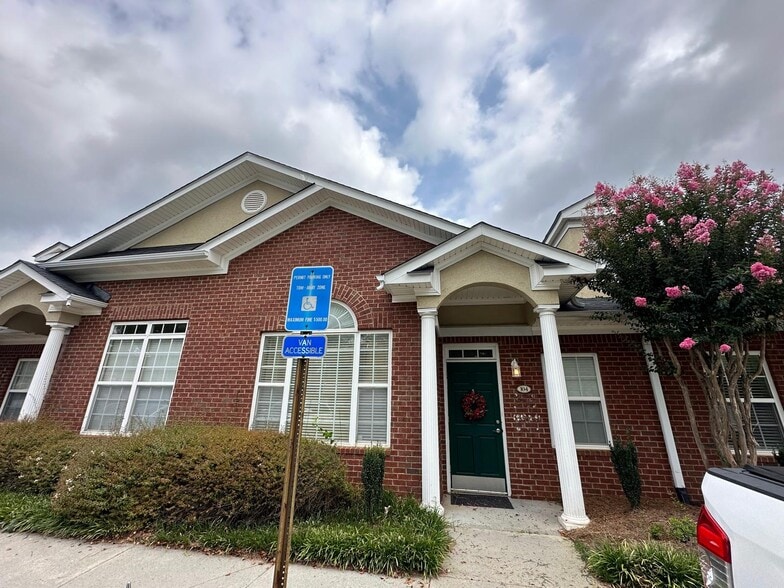 1815 Lockeway Dr, Alpharetta, GA for lease - Building Photo - Image 2 of 12