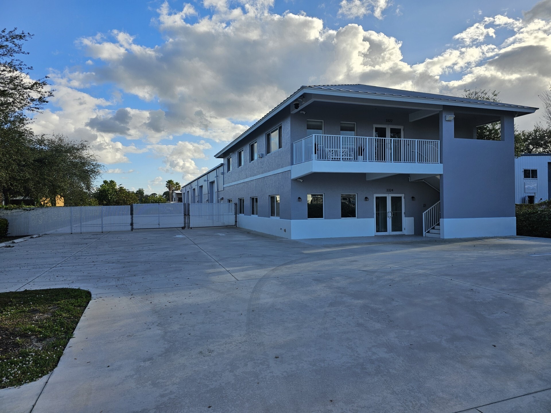 3322 SE Gran Park Way, Stuart, FL for sale Primary Photo- Image 1 of 1