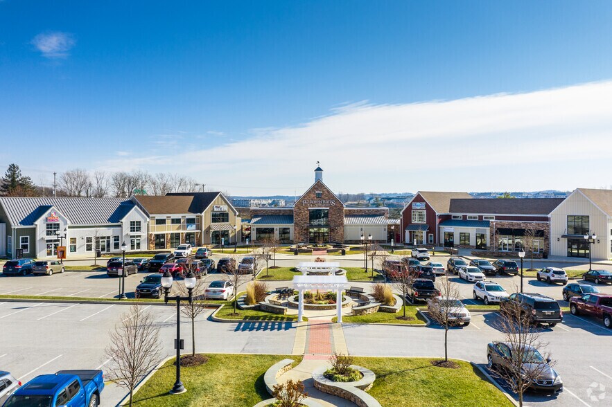 12 General Warren Blvd, Malvern, PA à louer - Photo du bâtiment - Image 2 de 6