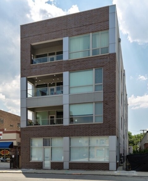 4042 N Pulaski Rd, Chicago, IL à vendre - Photo du bâtiment - Image 1 de 1