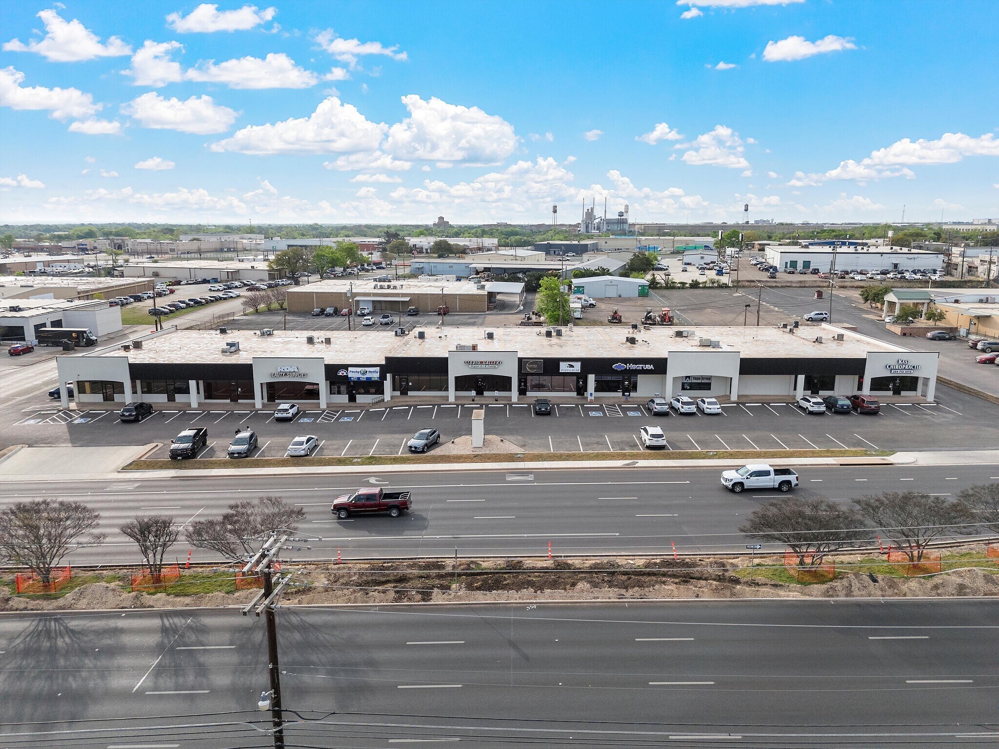 4700-4732 W Waco Dr, Waco, TX for lease Primary Photo- Image 1 of 10