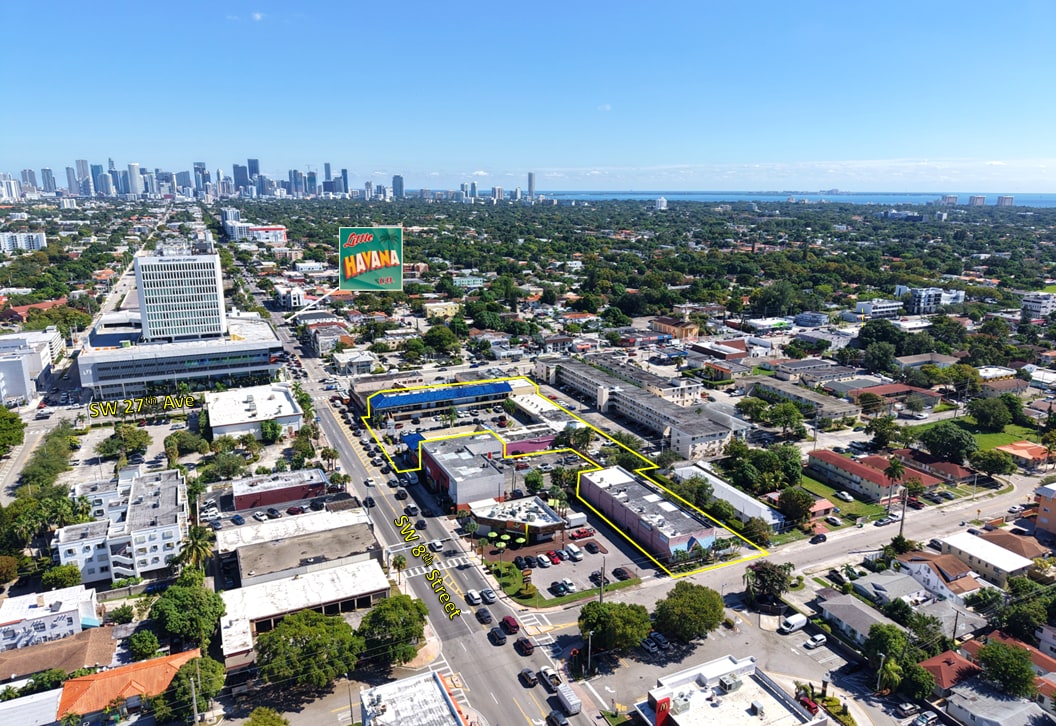 2742 SW 8th St, Miami, FL à vendre Photo principale- Image 1 de 9