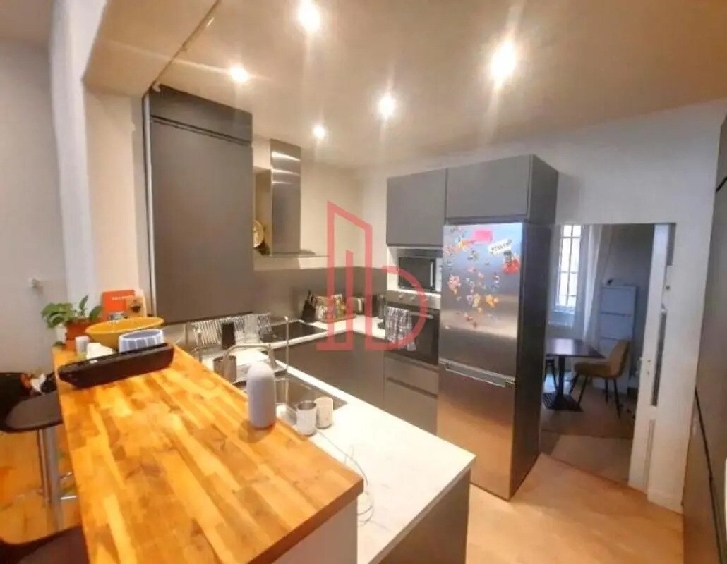 Office in Bordeaux for sale Interior Photo- Image 1 of 4