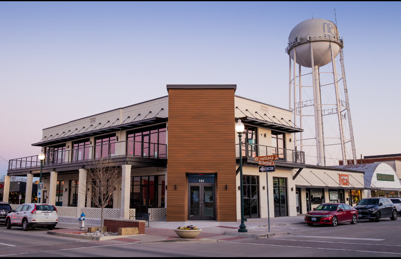 101 S Chestnut St, McKinney, TX à louer Photo du bâtiment- Image 1 de 5