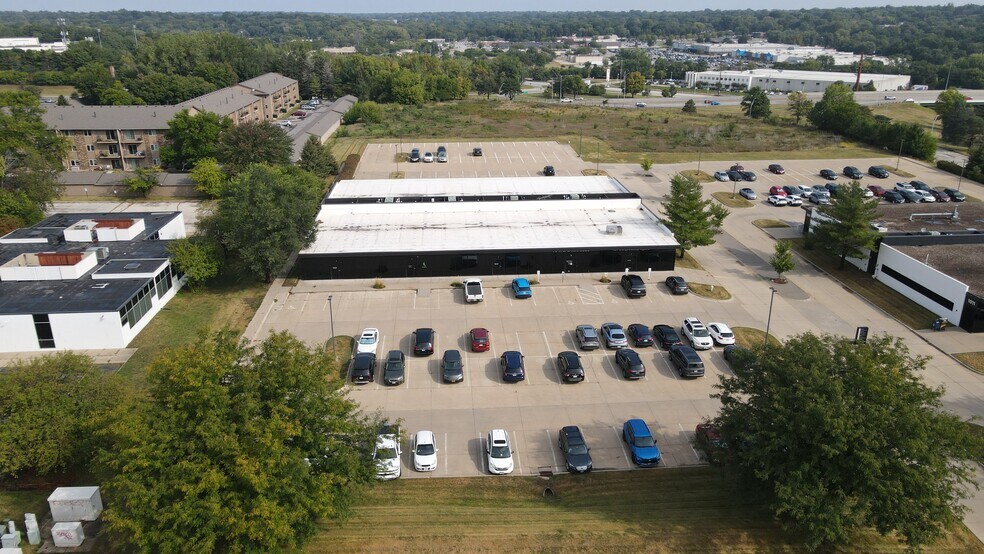 1031 Office Park Rd, West Des Moines, IA à louer - Photo du bâtiment - Image 3 de 7