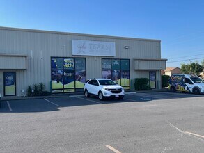 301 N McColl Rd, McAllen, TX à louer Photo du bâtiment- Image 1 de 8