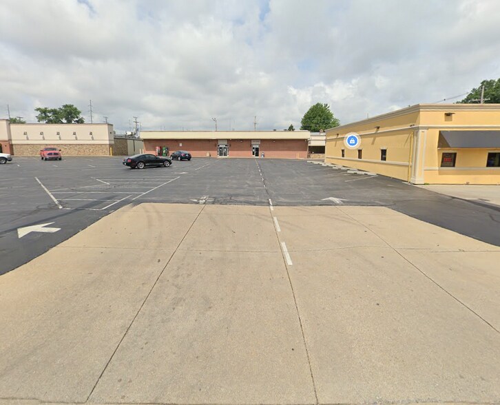 1208-1218 N Fulton Ave, Evansville, IN for lease - Building Photo - Image 1 of 3
