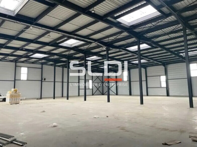 Bureau dans Colombier-Saugnieu à louer - Photo intérieure - Image 2 de 11