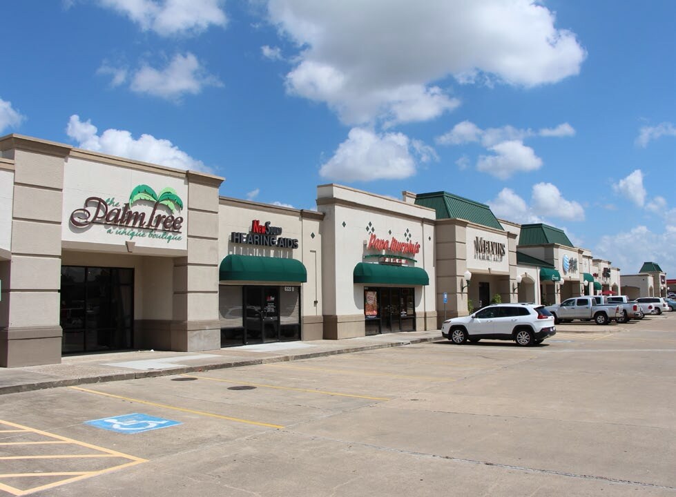 6204-6362 N Navarro St, Victoria, TX for lease Primary Photo- Image 1 of 15