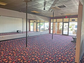 814 SW Pine Island Rd, Cape Coral, FL for lease Interior Photo- Image 1 of 3