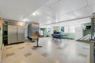 5930 Boul Pie-IX, Montréal, QC for lease Interior Photo- Image 1 of 11