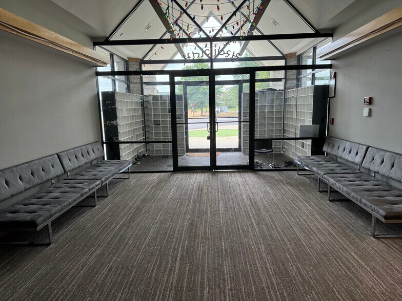 4160 Pleasant Valley Rd, Chantilly, VA à vendre - Photo intérieure - Image 2 de 5