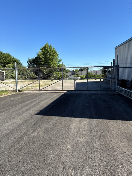 213 Corporate Dr, Elizabethtown, KY for lease - Building Photo - Image 3 of 13