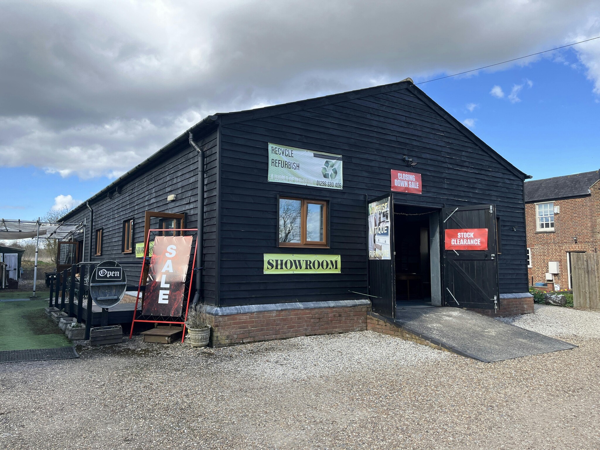 Aylesbury Rd, Leighton Buzzard for lease Building Photo- Image 1 of 11