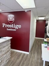 4558 Bell Blvd, Flushing, NY à louer Photo intérieure- Image 2 de 18