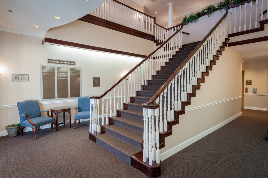 1650 W Oak St, Zionsville, IN à louer - Photo intérieure - Image 3 de 9