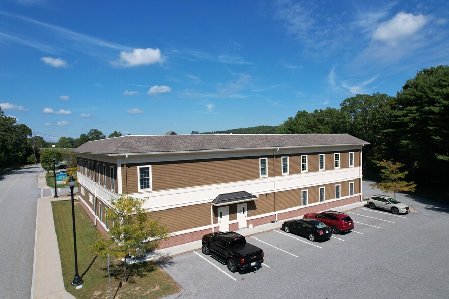200 Commerce Dr, Northbridge, MA for lease - Building Photo - Image 2 of 3