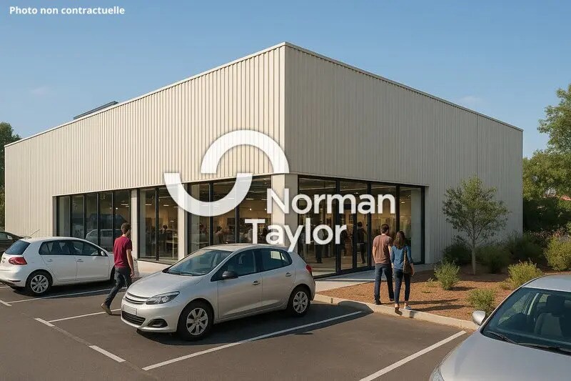 Retail in Nîmes for lease Building Photo- Image 1 of 2