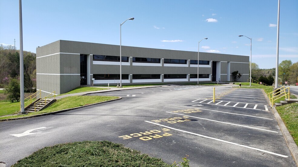 150 Americus Way, Oak Ridge, TN à vendre - Photo du bâtiment - Image 2 de 22